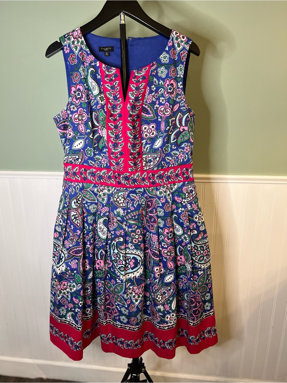 Gorgeous Talbots Blue and Pink Paisley Sleeveless Fit-and-Flare Dress. Size 6P